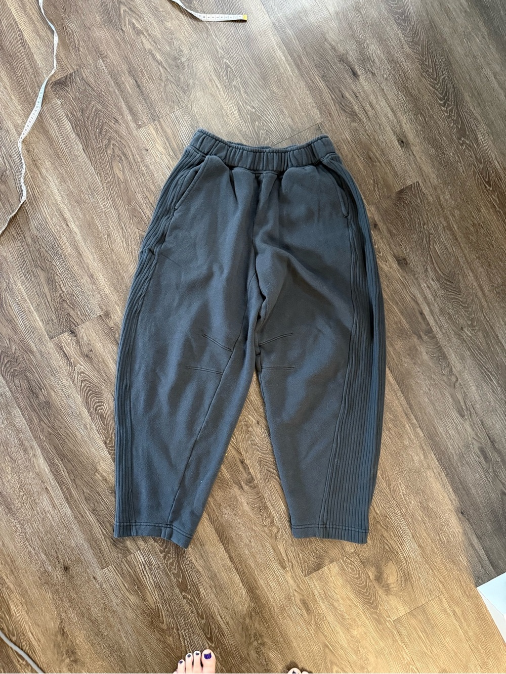 Aerie Oh Snap! Barrel Sweatpant - Picture 3 of 6